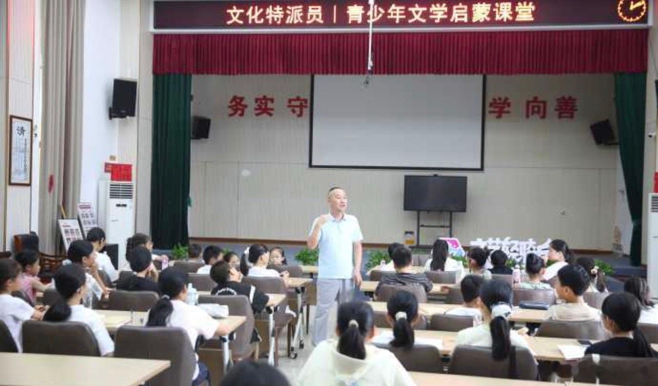 台州路桥乡村更有文艺范美丽乡村不止环境整洁，文艺气息慢慢浸润乡间。多样文化活动走