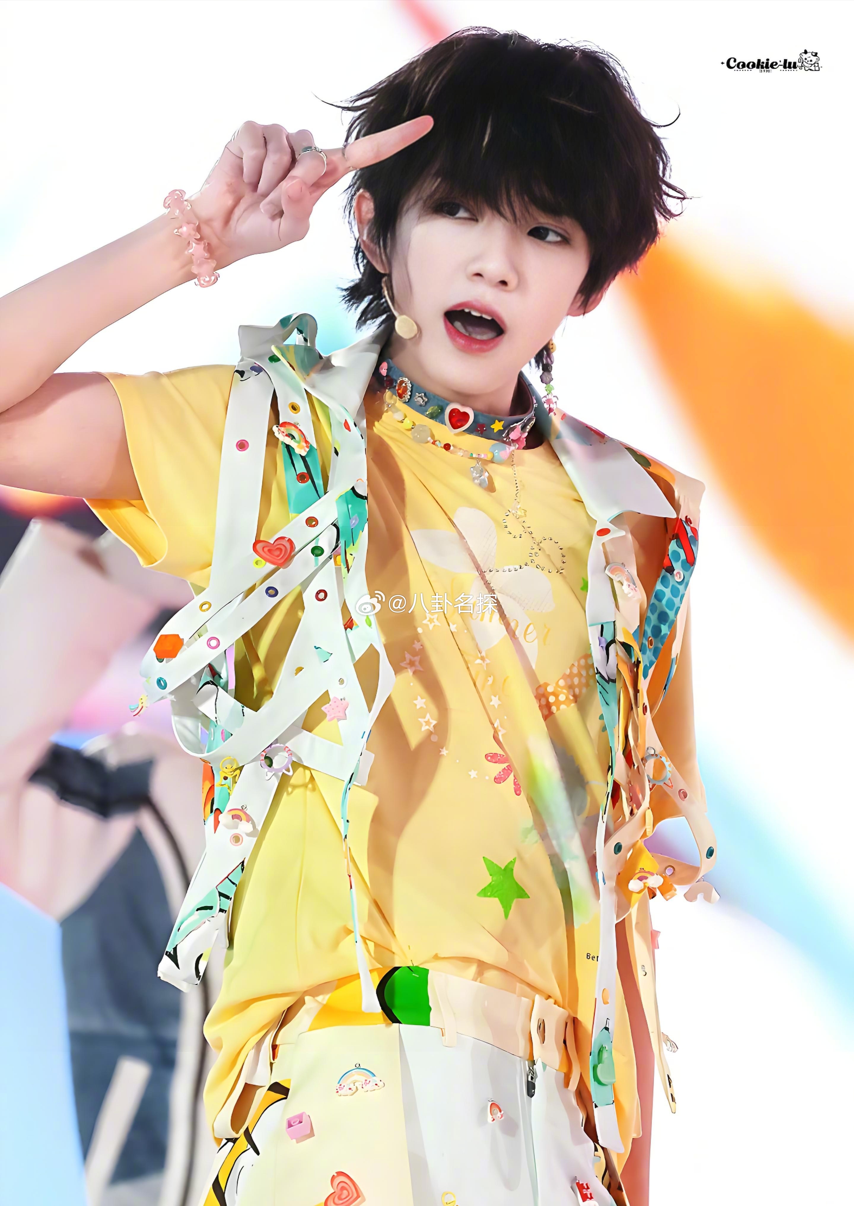 时代峰峻致歉王橹杰 时代峰峻说当时那个配音是剪辑软件自带的热门素材，当时工作人员