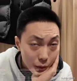 广东宏远球迷要被气炸了？

广东宏远队功勋球员周鹏把儿子送到辽宁队梅奥训练，而不