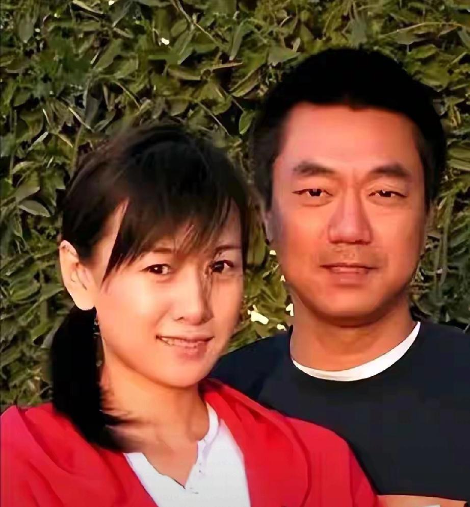 董勇：发誓不再婚，45岁被嫂子逼相亲，反倒娶对人成人生赢家
 
        