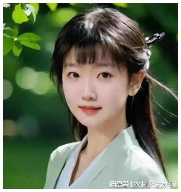 国乒女将应该向斯佐科斯学习！向她学什么？学妆容！斯佐科斯非常注意自己的妆容，每次