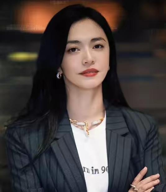 [吃瓜群众]“姚大嘴”，是如何成为“反向风向标”的？[思考]《监狱来的妈妈》这电