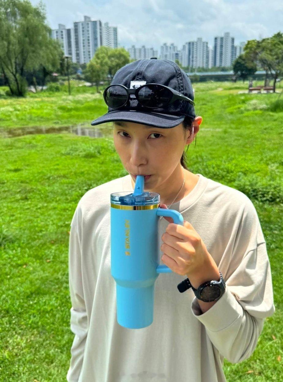 女排[超话] 金软景的大茶杯 ​​​
