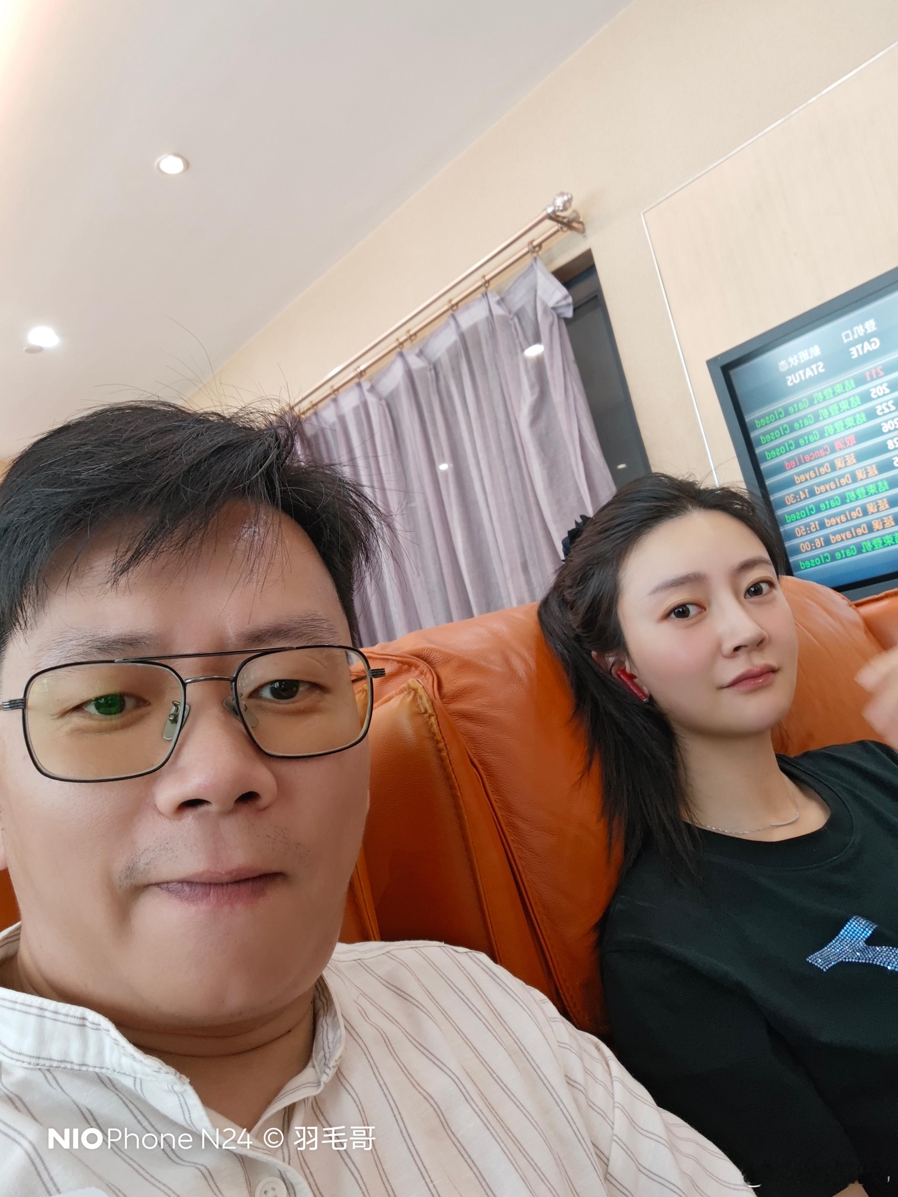 天津返回我大江苏，航班大面积延误，休息室偶遇，吃一晚东航甄选小碗面，和朵唠唠嗑吧