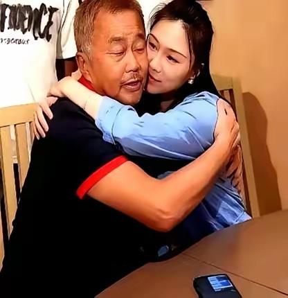 盘点大师身边的女人们
晓晓走了，刘文迪又回来了，李思颖不见了踪影。
在大师身边，