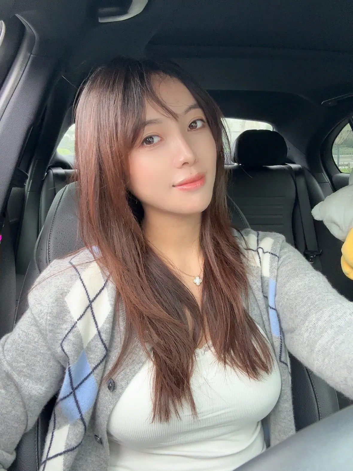 流行这首歌的时候，我还是一个工厂里的一个童工。连路边一份五元炒饭都吃不...