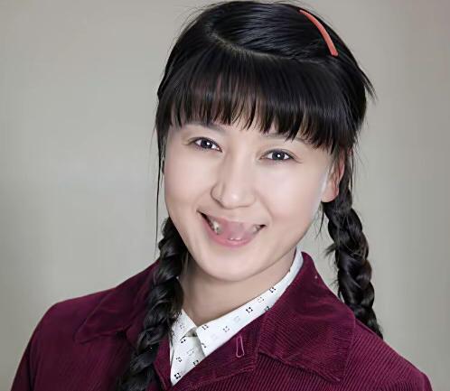 闫学晶儿子林傲霏的直播带货又一次翻车了。直播间里，99元的五常大米十分钟卖出三万