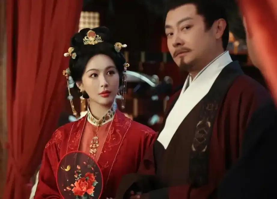 李菲儿都给黄羿演妈妈了，这是女演员无法越过去的角色。
87年的李菲儿也是风光过的