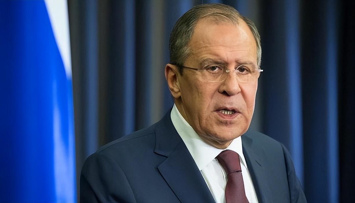 俄罗斯人不是在寻求帮助，而是在递刀子！很多人以为扎哈罗夫的提议是想拉中国入局。错