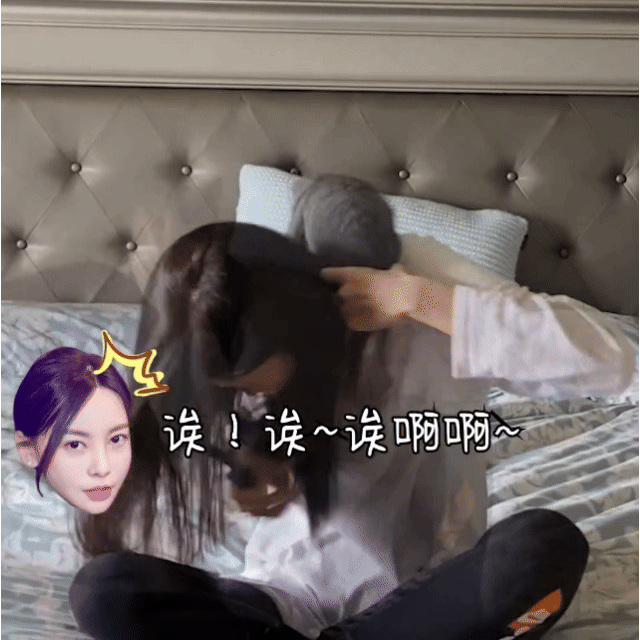 于文文好一个猫宝女谁看了不说一句于文文是猫宝女本女！给小猫咪穿衣服时的温柔，抱着