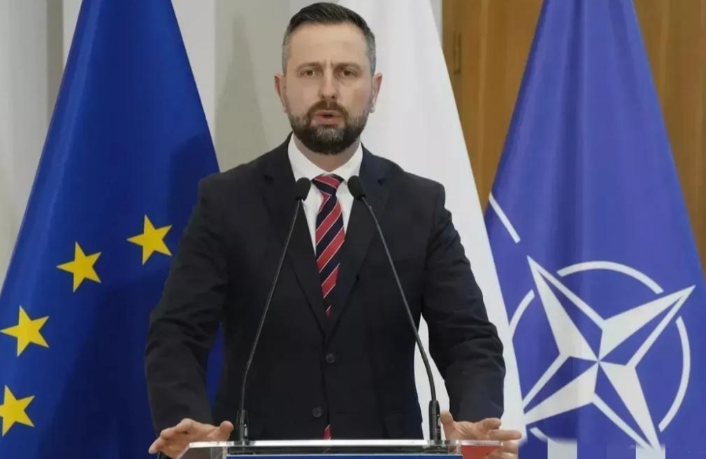 谁也没想到，中东这把火，先把北约自己给烧慌了！
 
就在3月20日，波兰直接宣布