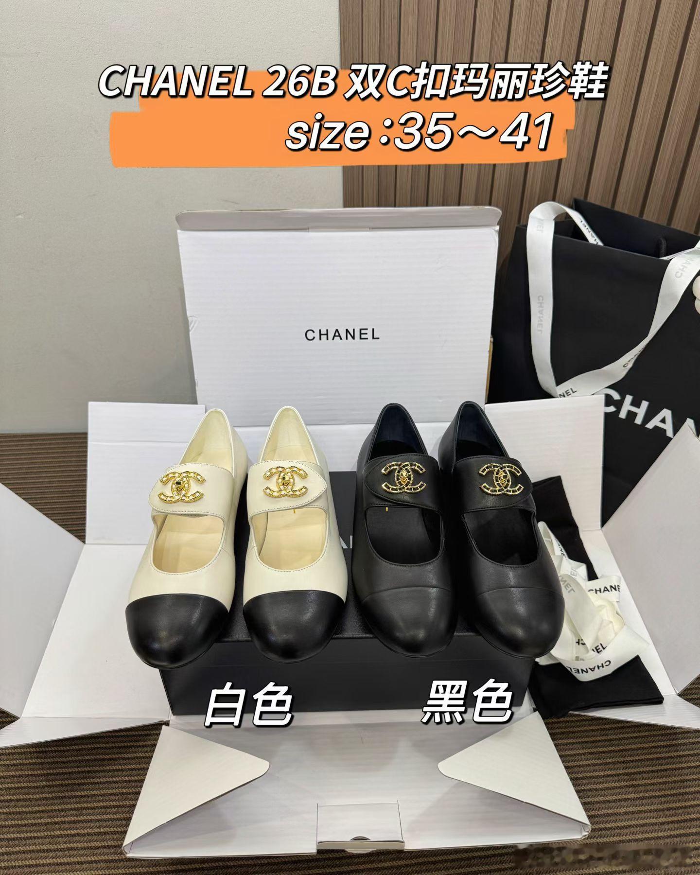 【CHANEL 】—26B系列经典双C扣玛丽珍平底鞋！这款设计灵感融合了复古与现