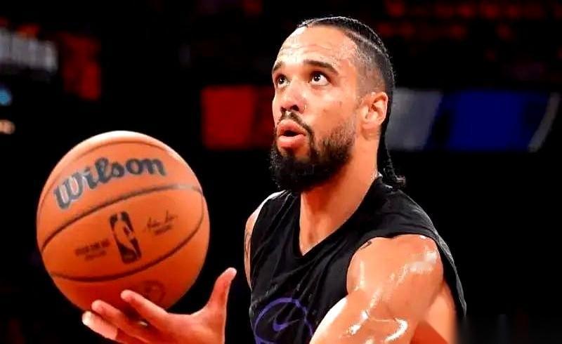 罚球4中2。
看到这个，你是不是下意识就笑了？心里是不是在骂，瞧，果然还是那个狄