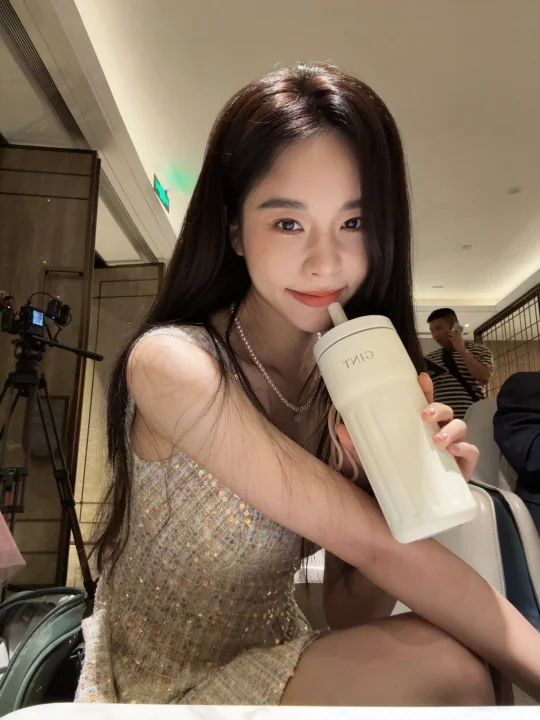 今天喝个奶呼呼的～～～