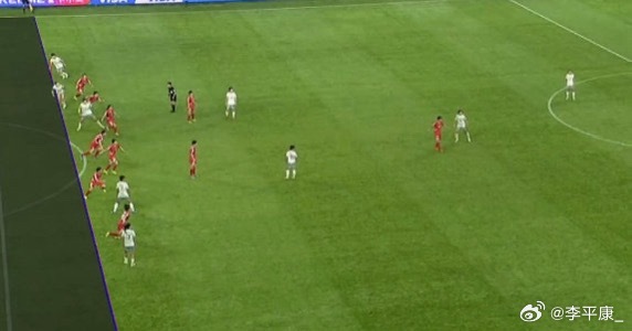 中国女足vs朝鲜女足画线的人是个天才 