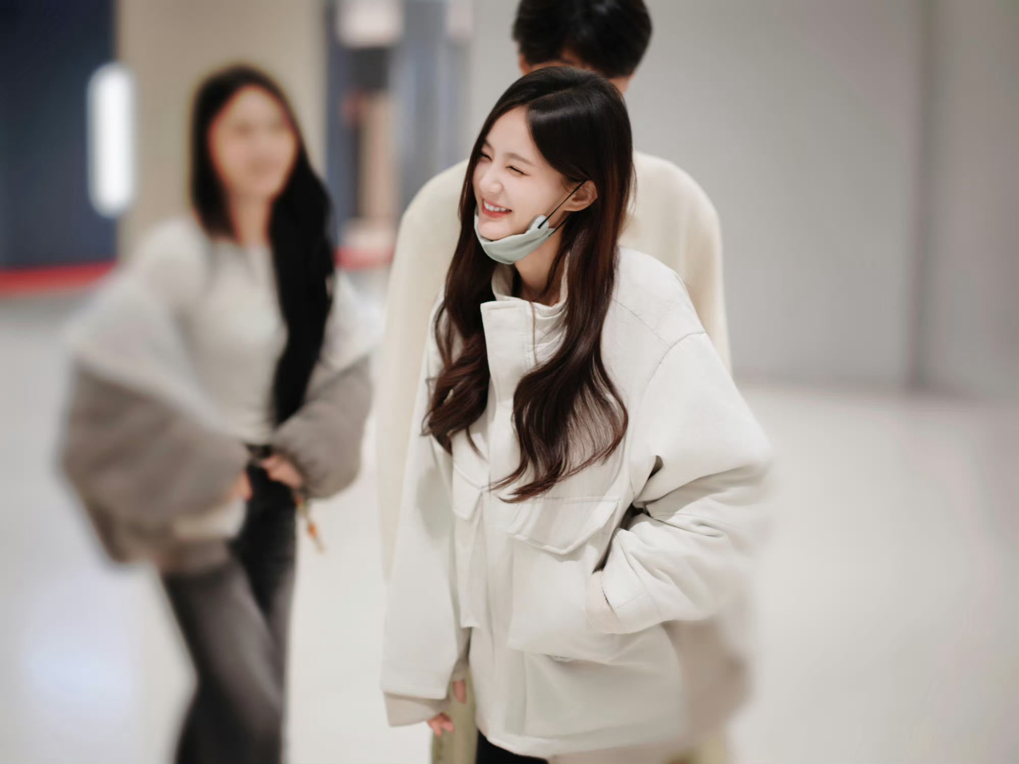 李一桐照顾好自己 身体健康最重要！专心拍戏！