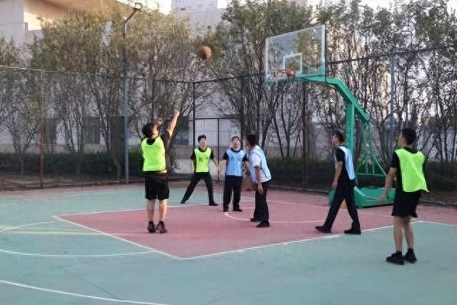 郑州铁路公安处民权北站派出所：热血“篮”不住，警营绽芳华
