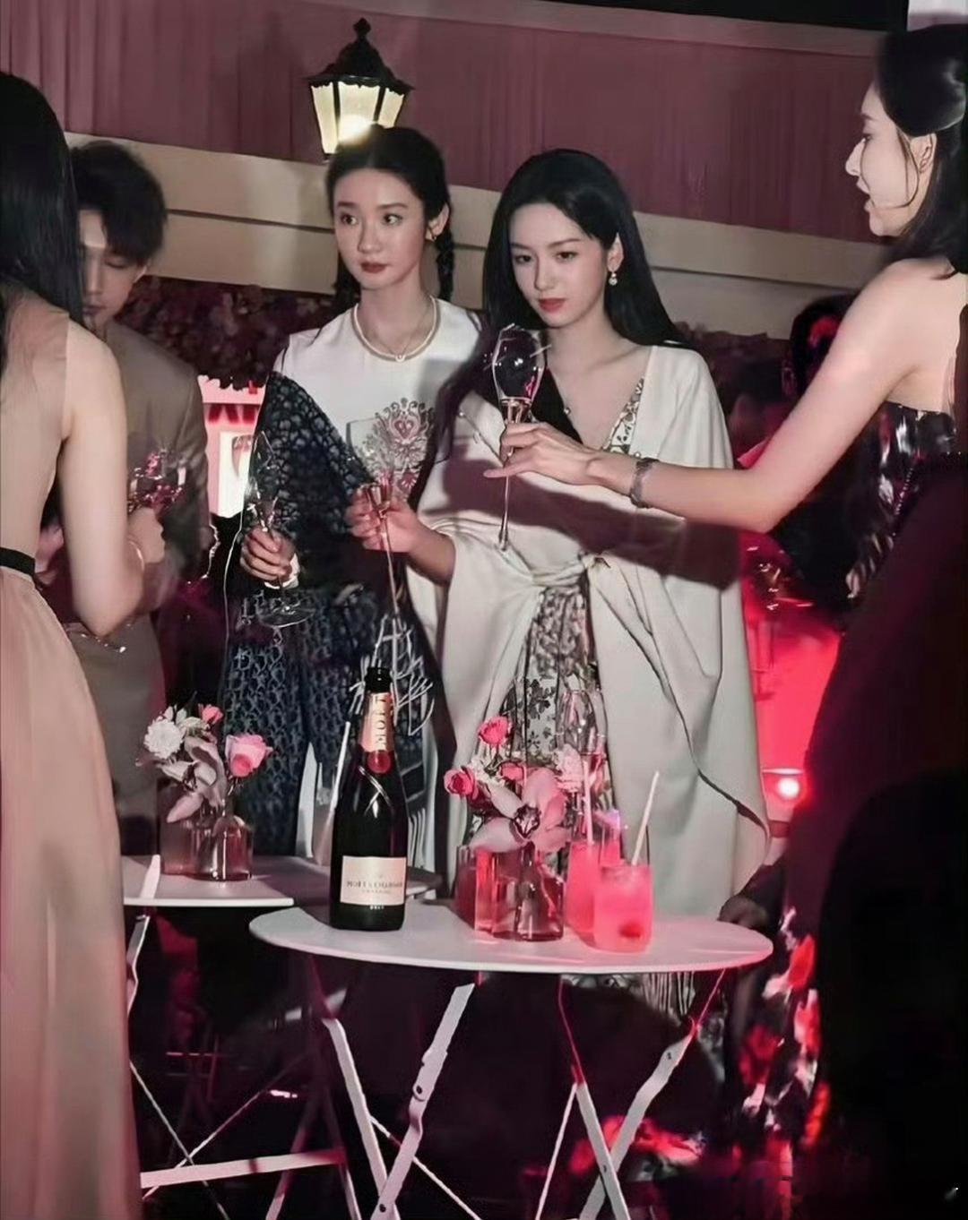 好像突然理解了为什么霸总能在人群中一眼锁定女主了 