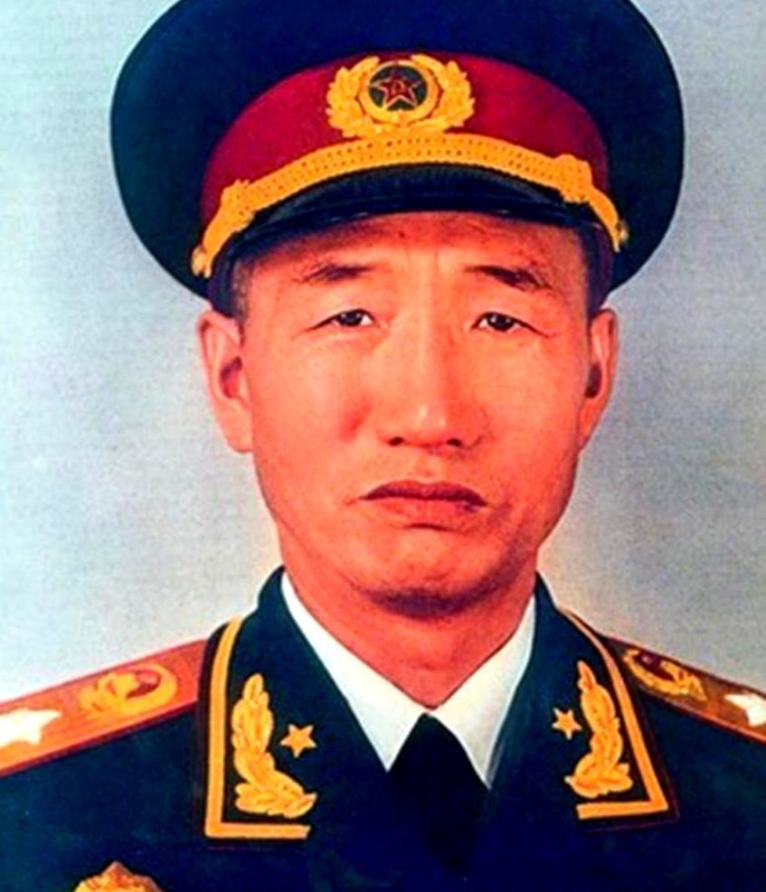 1990年，徐向前自知时日无多，当老战友李先念前来探望时，他郑重地托付了三个临终
