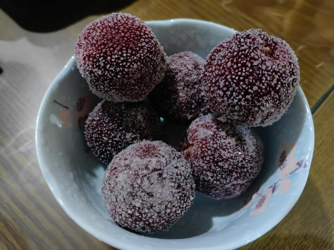 在无锡的赤卵兄弟邀请我们去马山采杨梅，其实我蛮想去，但女儿另有安排，没去成。
​