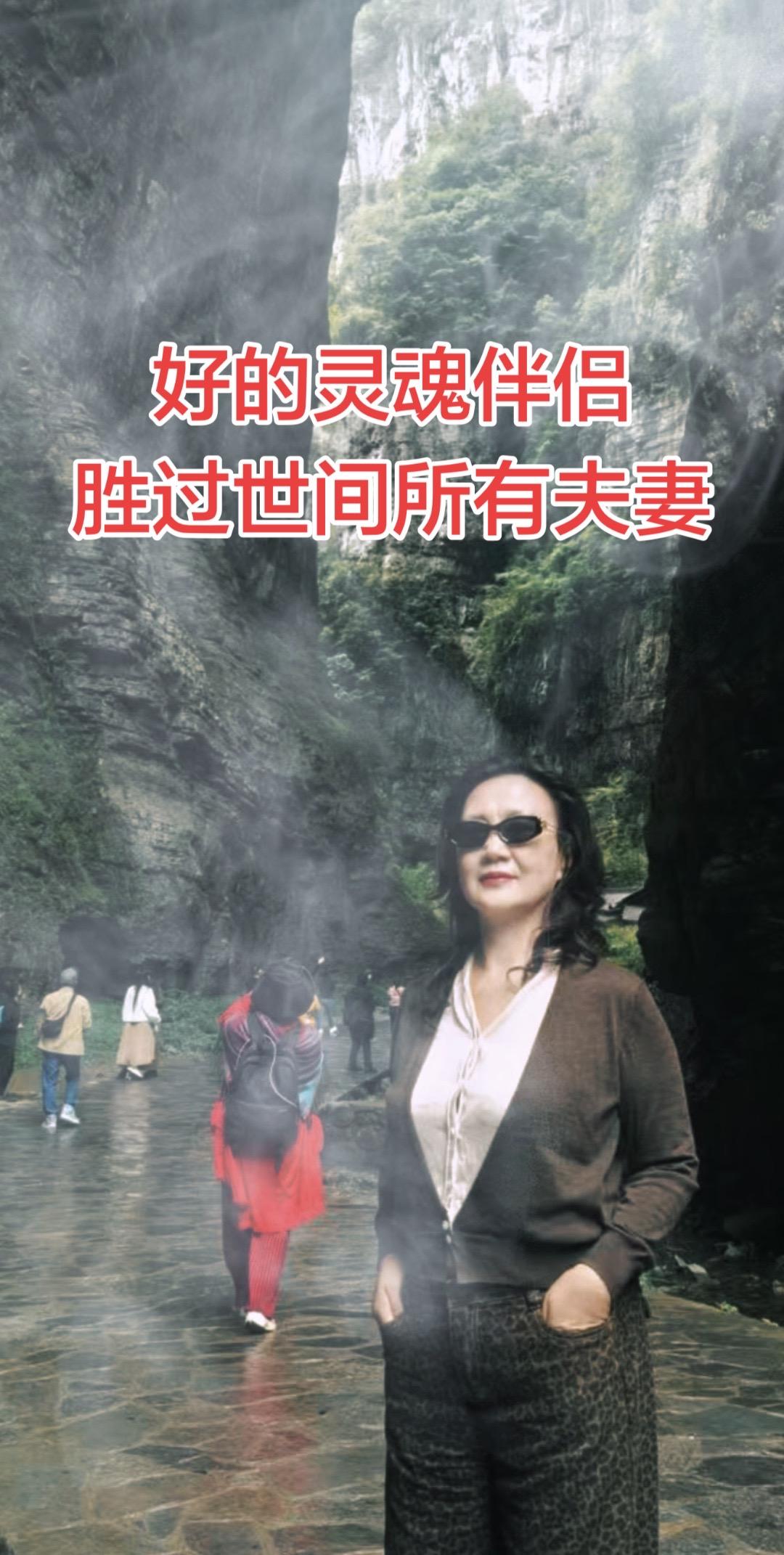 夫妻是相伴一生的归宿，一张结婚证能绑定生活，却绑不住两颗心 一段婚姻...