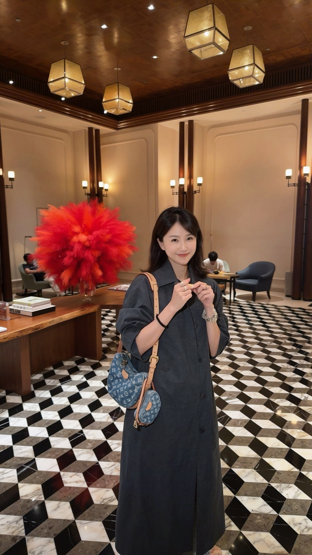 每次在香港 都会问我 你穿外套会不会热？拜托🙏 香港室内是可以滑雪的温度….在