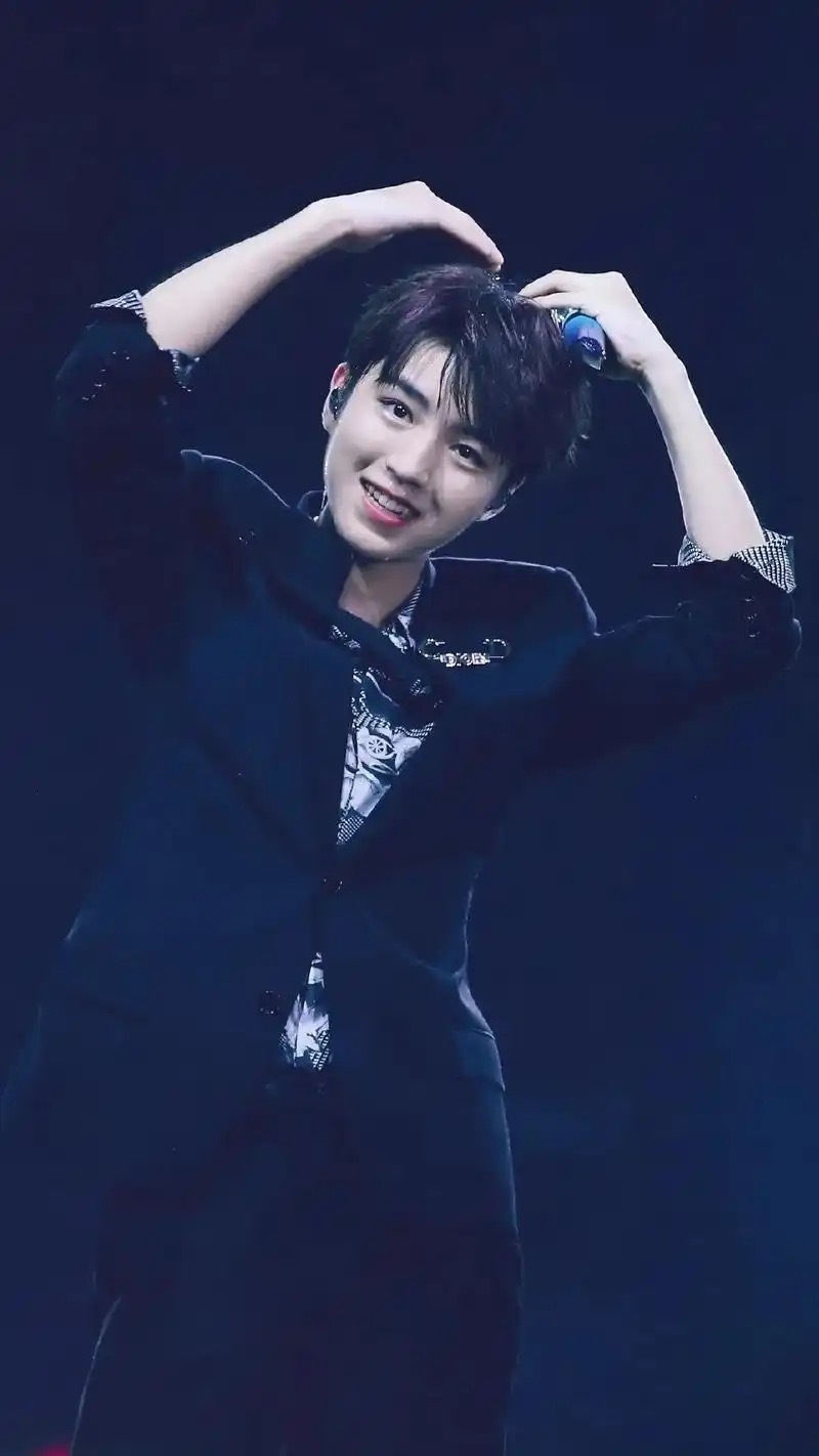 王俊凯 夜店为什么王俊凯粉丝纷纷在热搜里支持王俊凯夜店自由 这是真的吗 你怎么看