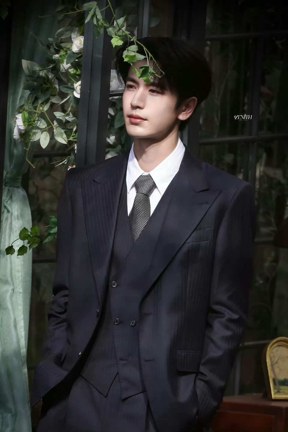 张凌赫2部待播剧包揽热度前2张凌赫的号召力真的没话说！两部待播剧直接稳稳霸占热度