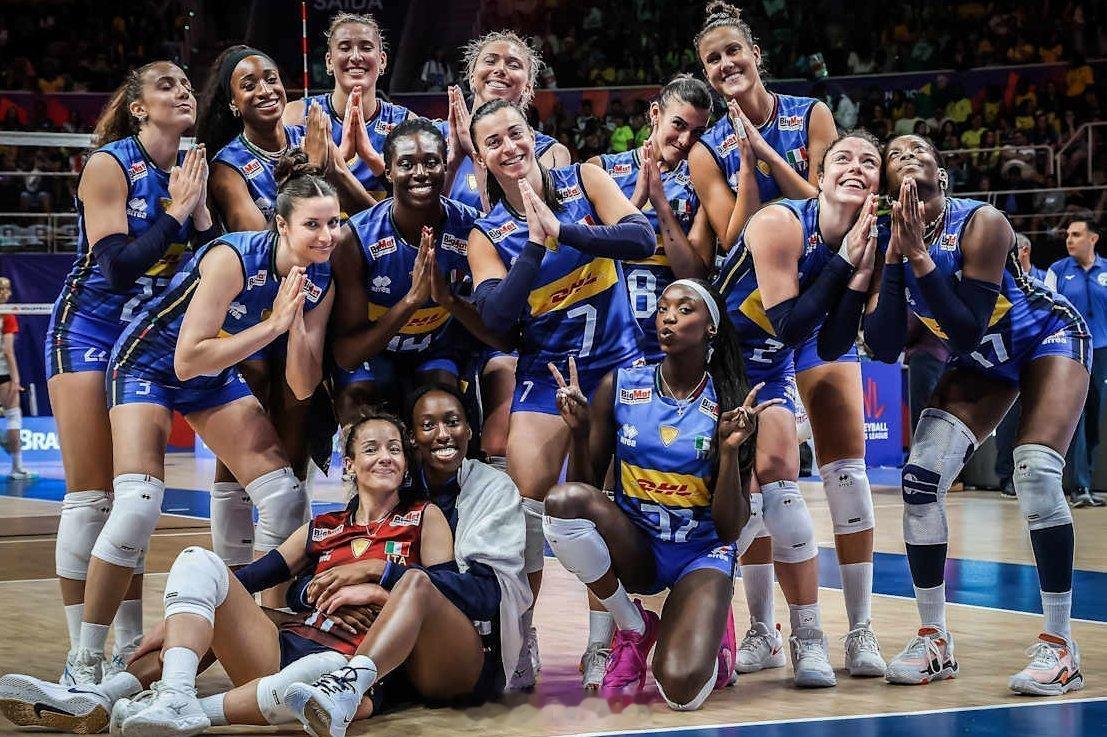女排[超话]2025世界女排联赛 意大利女排目前五连胜🇮🇹 ✅ 3-0 🇺