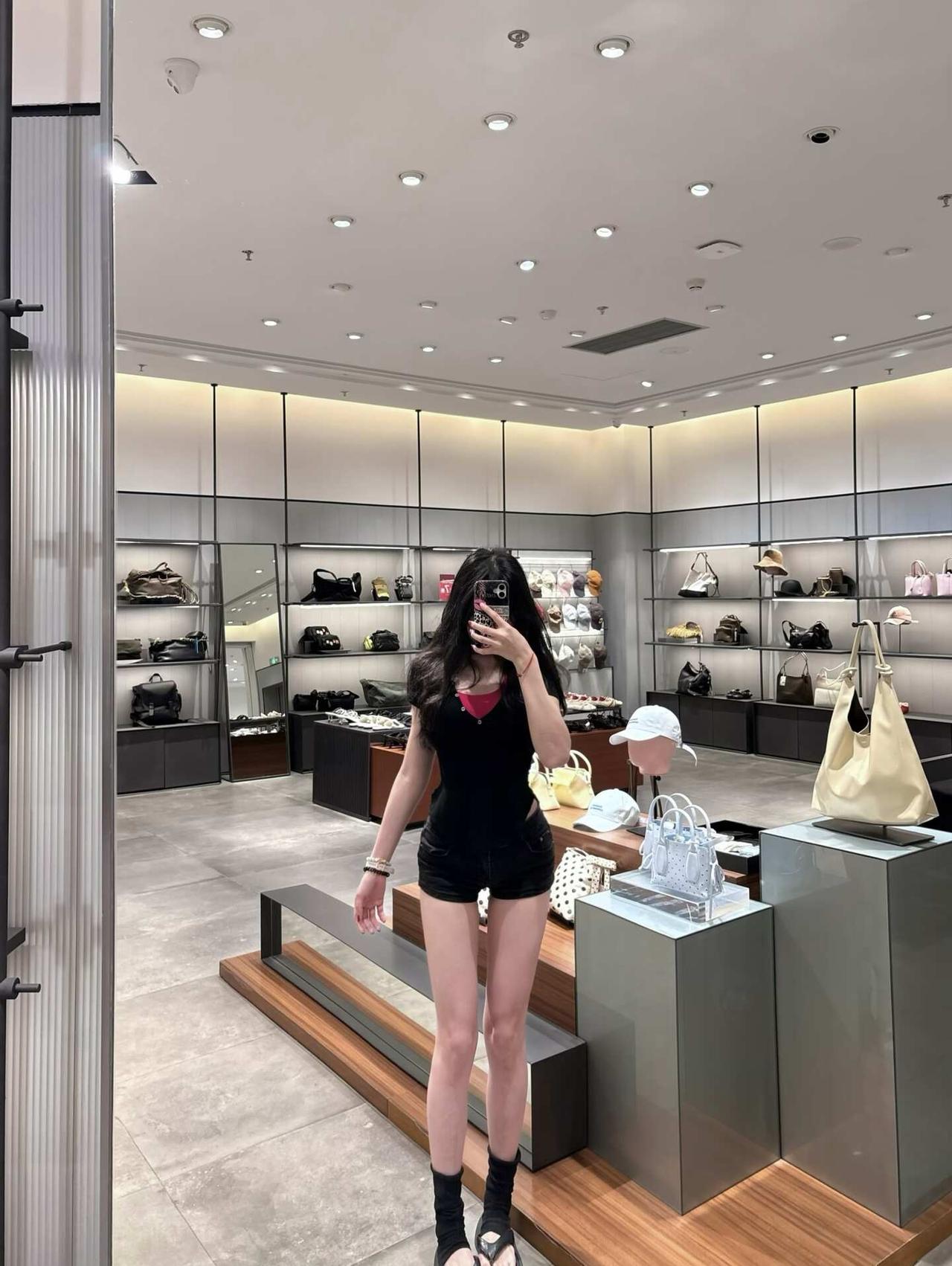 我又这样 我又怎样
ootd 御姐 拍照姿势 逛街 超绝松弛感 逛街随手拍 穿搭