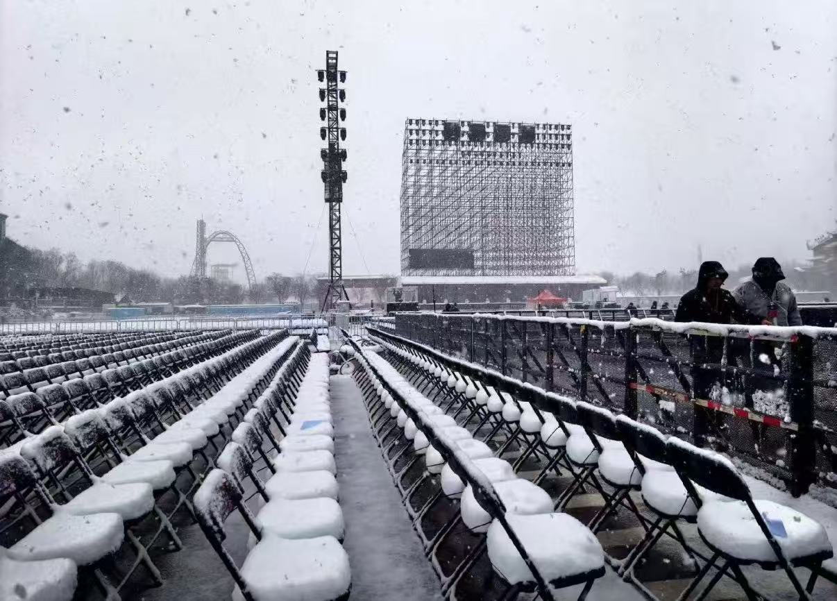 元宵节山西长治地上长霉豆腐了重生之元宵节我在山西长治卖霉豆腐搓搓手燥候元宵晚会啦