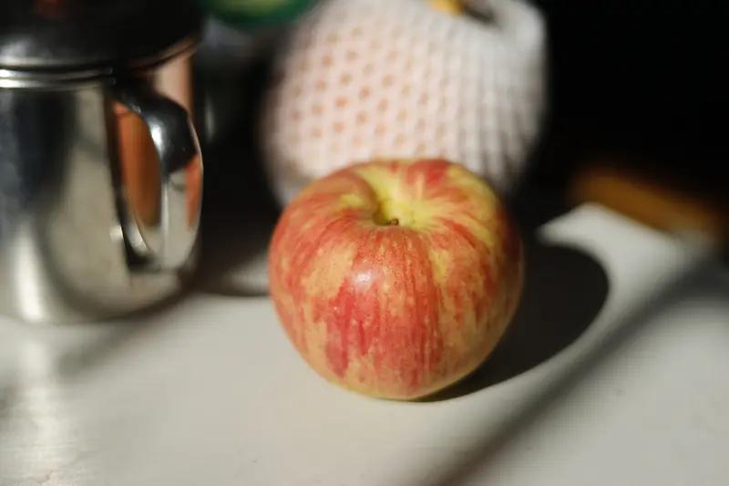 车厘子贵，咱不买！草莓贵，咱不买！榴莲贵，咱更不买！

你猜怎么着？昨天去菜市场