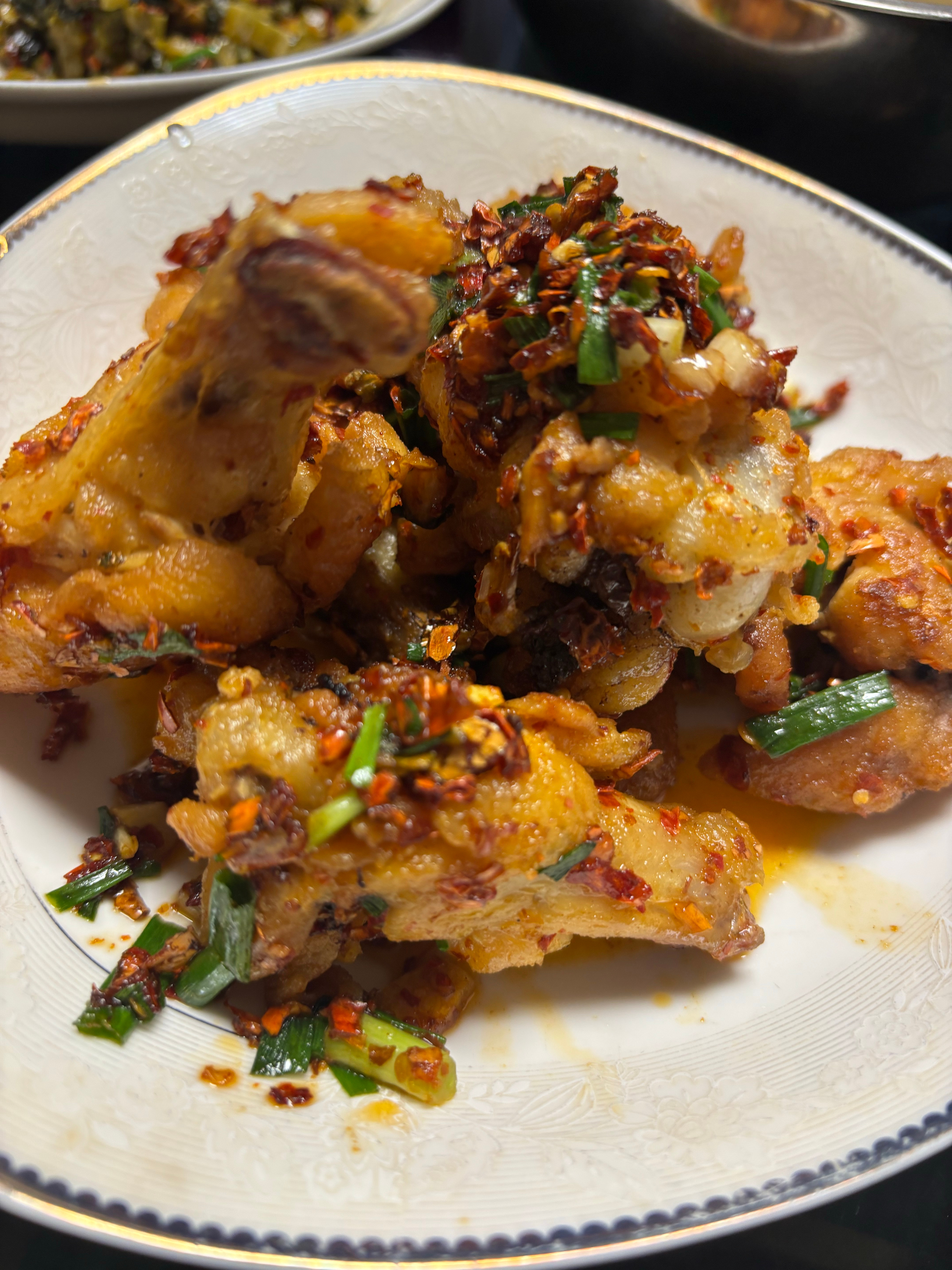 晚餐来了～宫保鸡丁 爆炒腊牛肉 炸鸡腿 小伙伴们吃晚饭了吗？ 