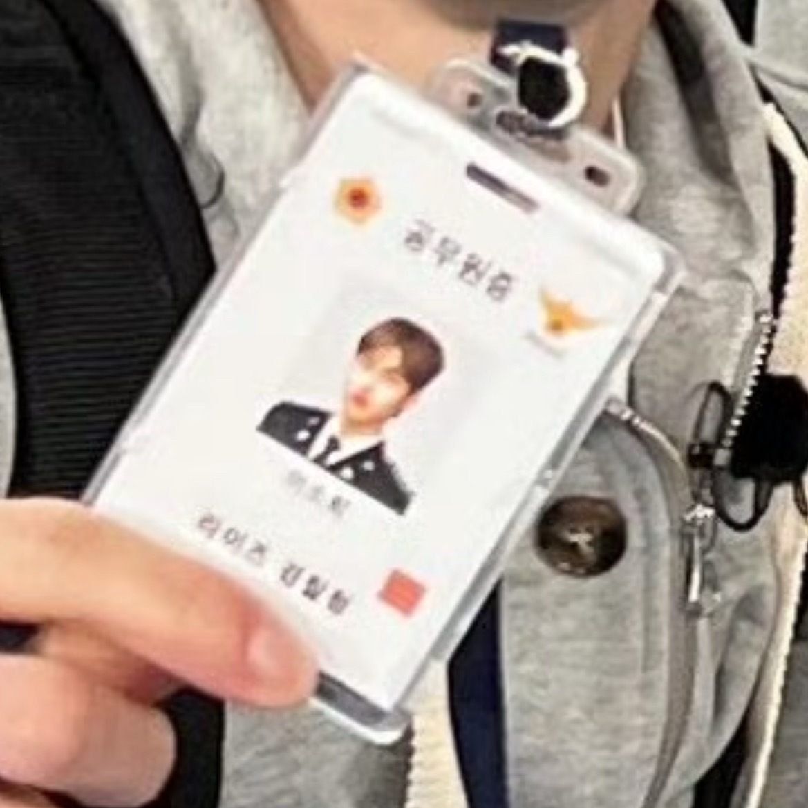 我需要这位动作演员 