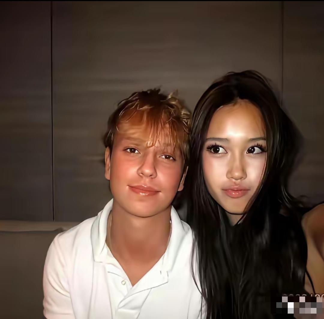 钟丽缇的女儿考拉今年才16岁就开始谈恋爱了，男朋友是外籍人士，一头黄毛，看着年龄