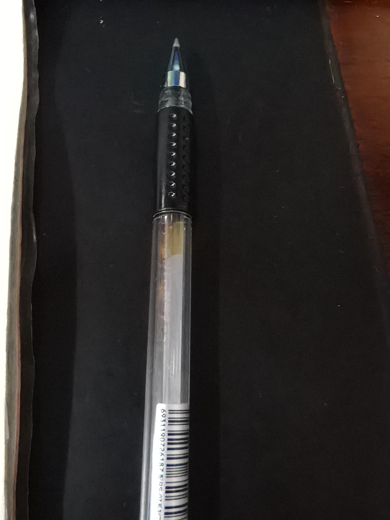 今天一大早上六点，业主群里有人反馈卫生问题，并表达对物业的不满，同时把经理大骂一