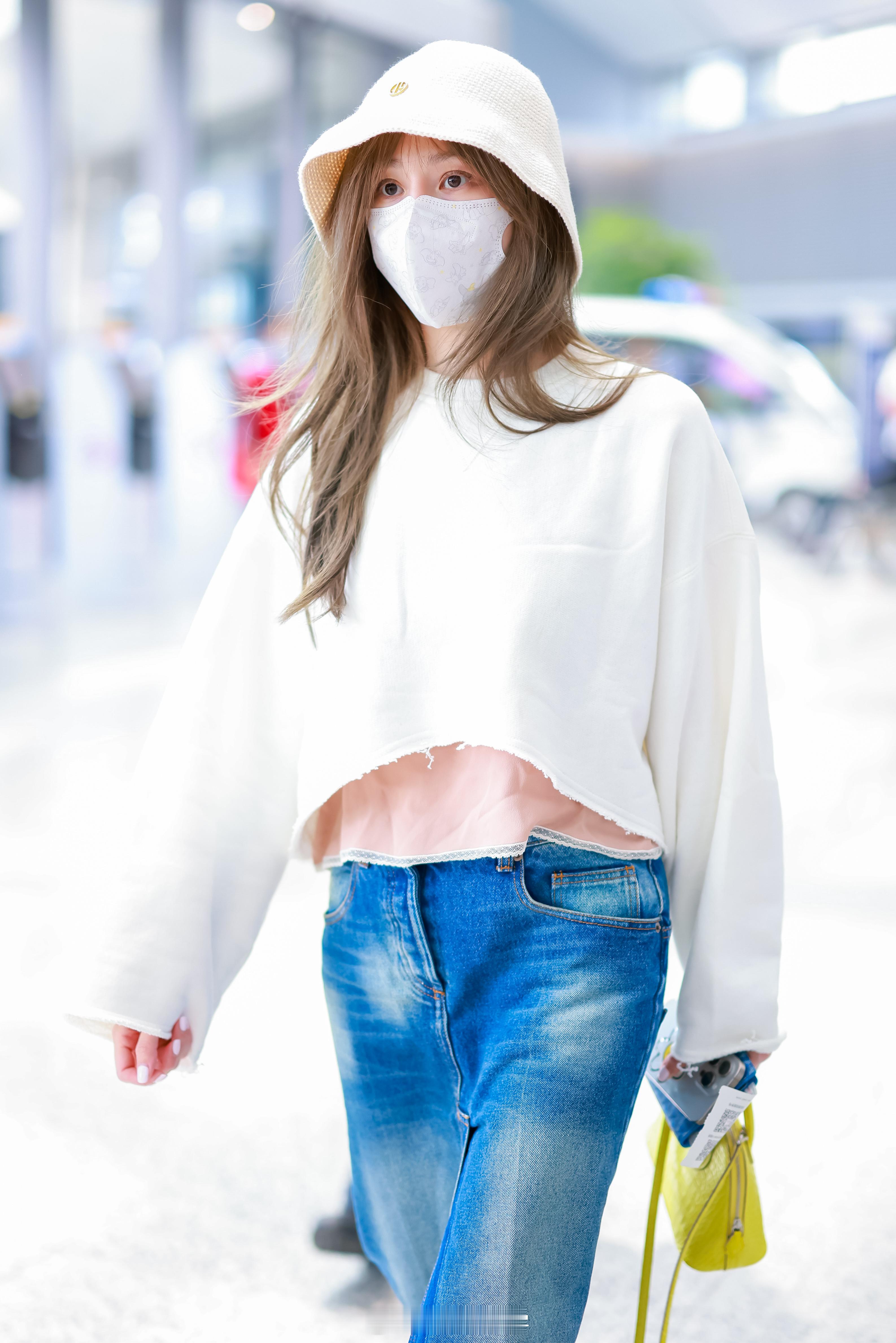 #王心凌[超话]# 上海✈️台北 ​​​