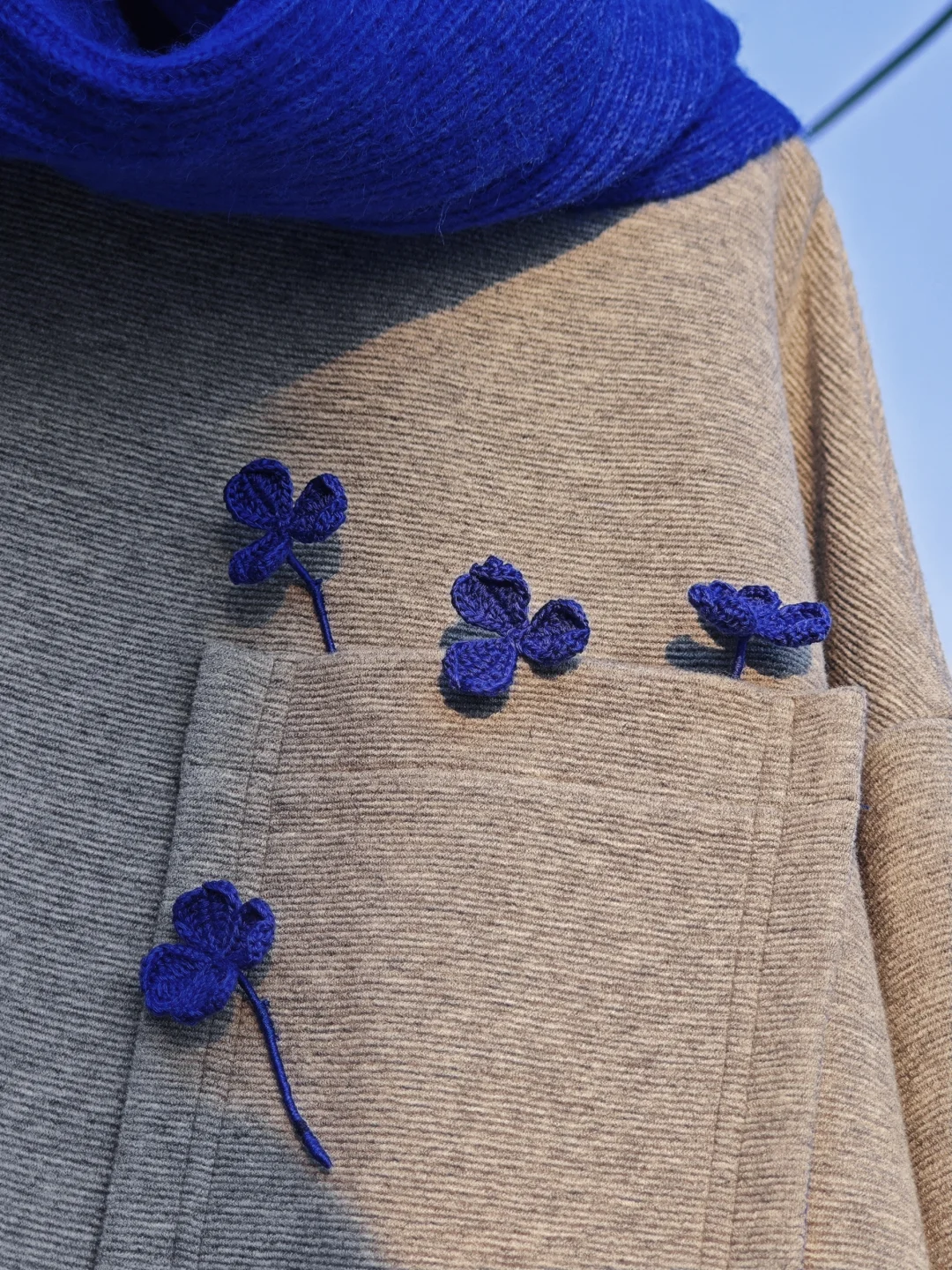 從口袋裡探出頭的☘️