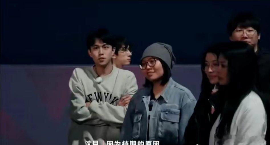 #沈月李雪琴退赛#尽管退赛的决定令人扼腕叹息，但沈月与李雪琴所展现出的专业态度与