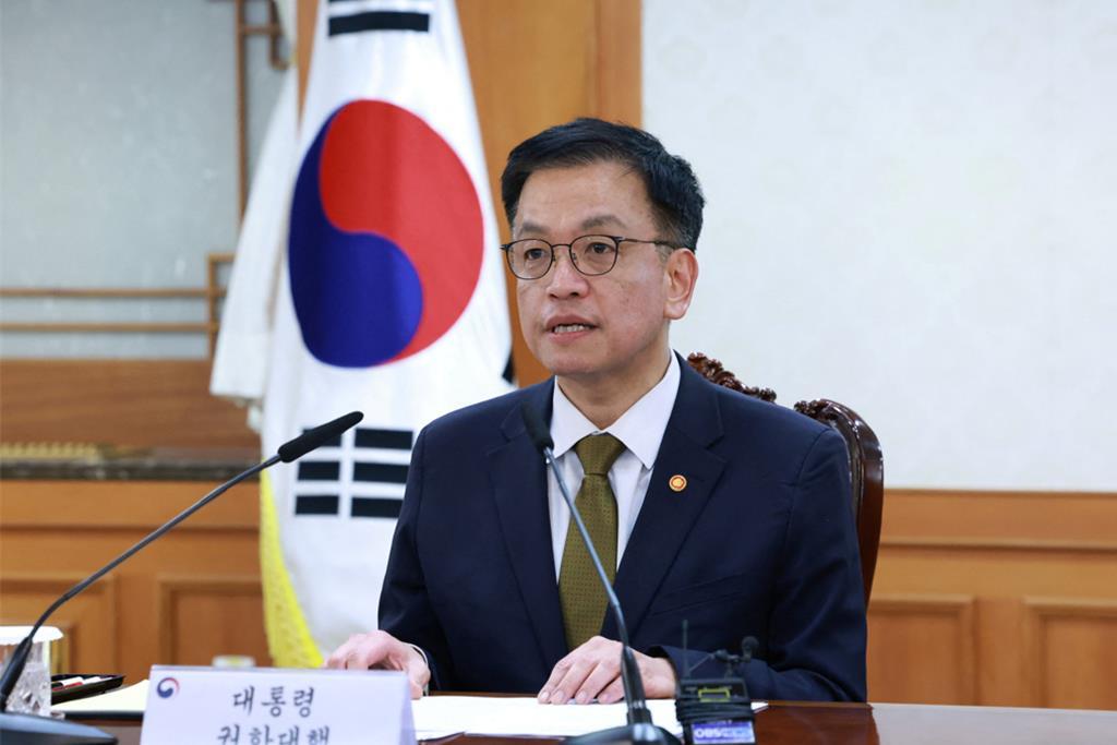 韩国总统开启“消消乐”模式，韩国或将进入无政府状态？
 
继尹锡悦、韩德洙之后，