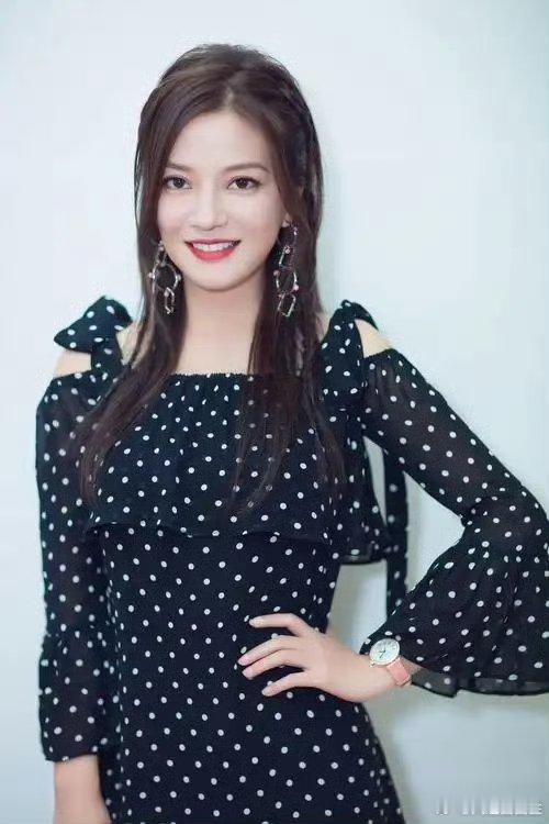 赵薇公司被强制执行14177元  章子怡持股公司等被强制执行8377万   ：这