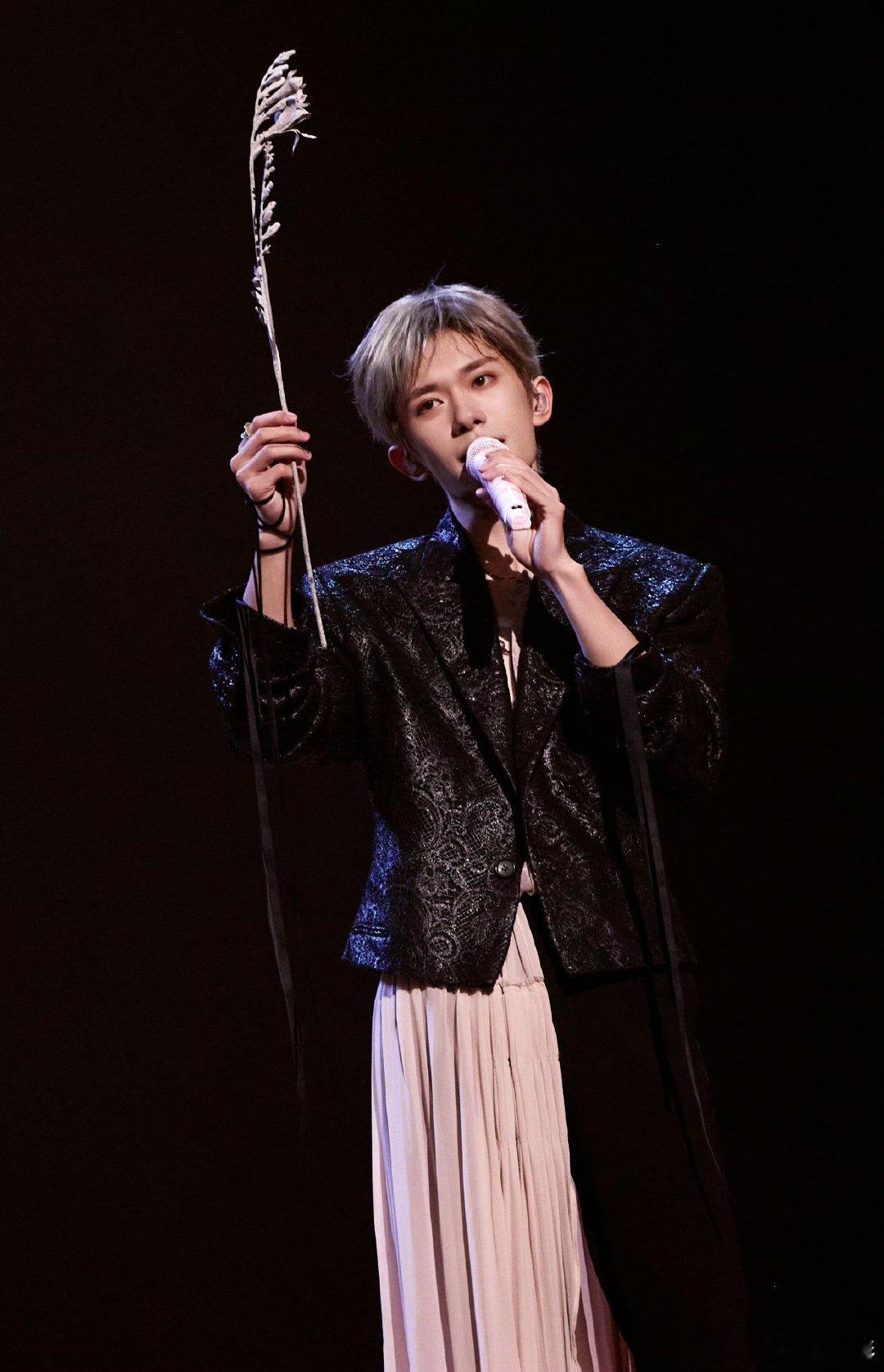 易烊千玺北京抢票易烊千玺北京演唱会抢票 易烊千玺北京演唱会抢票，哪只鸟抢到了？让