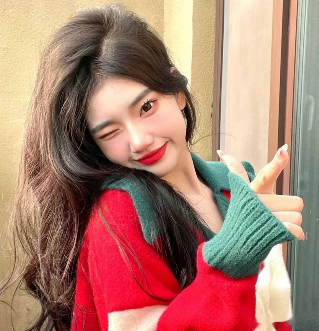 长大以后你会发现，跟朋友、亲戚、同事，甚至家人，都不能表露出自己真实的情感，每说