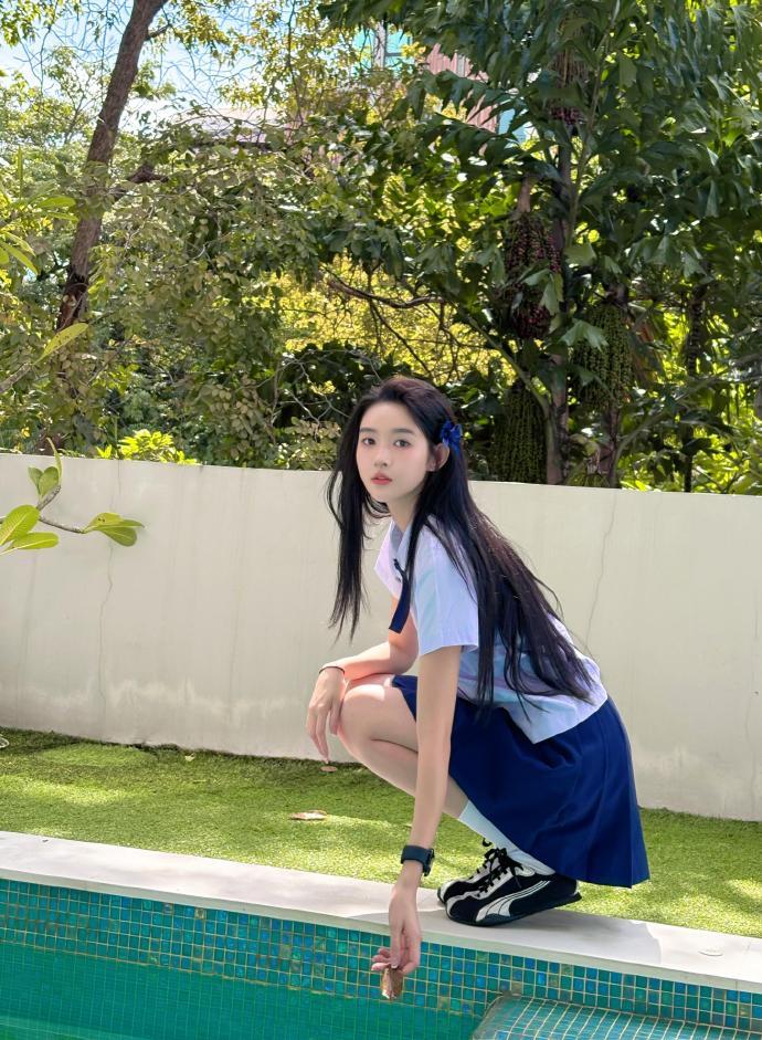 王玉雯花系长相王玉雯姐姐你好香 像清晨带着露珠的花瓣，干净又灵动。王玉雯这种花系