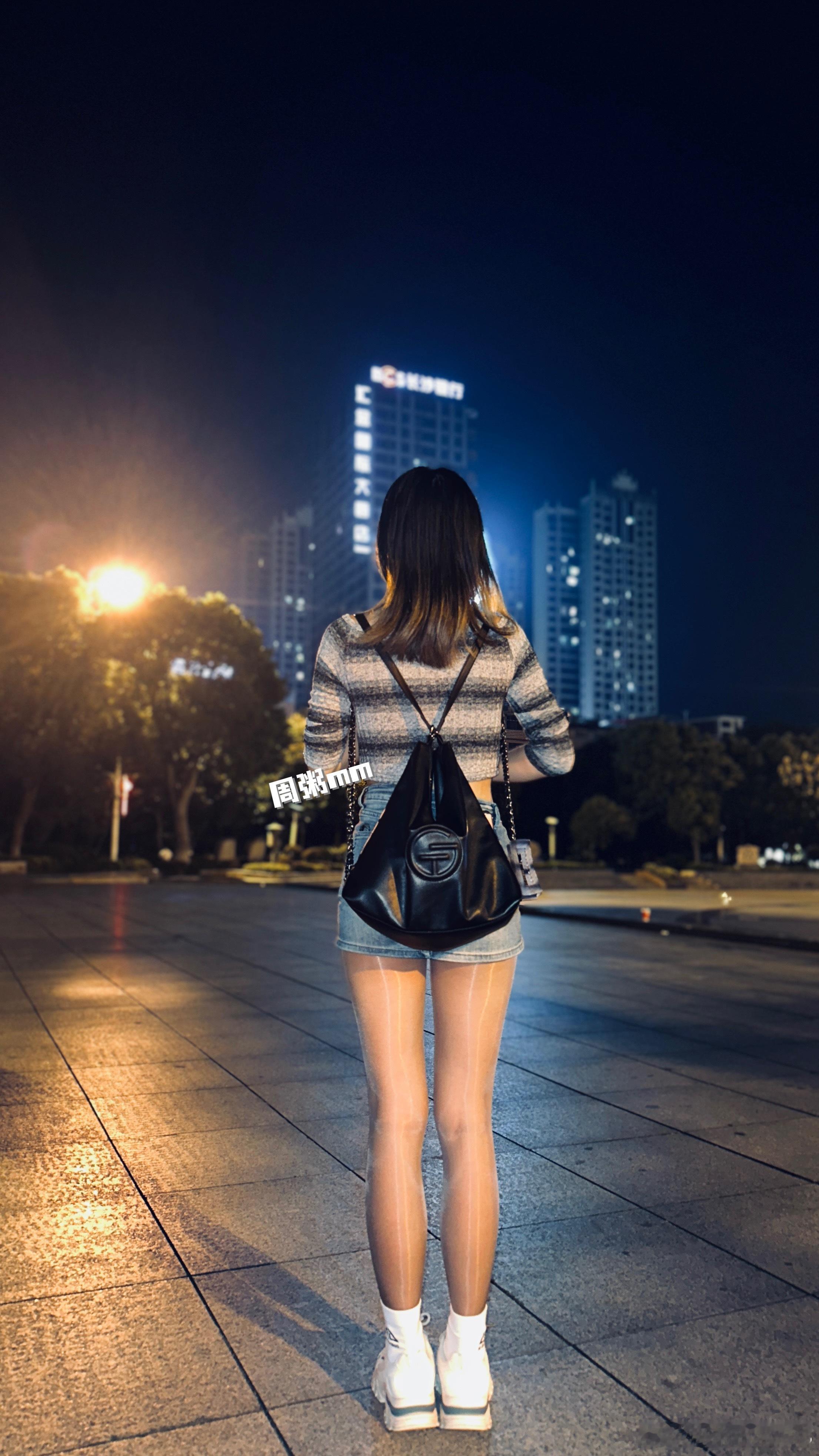 听到个姐姐说我腿直