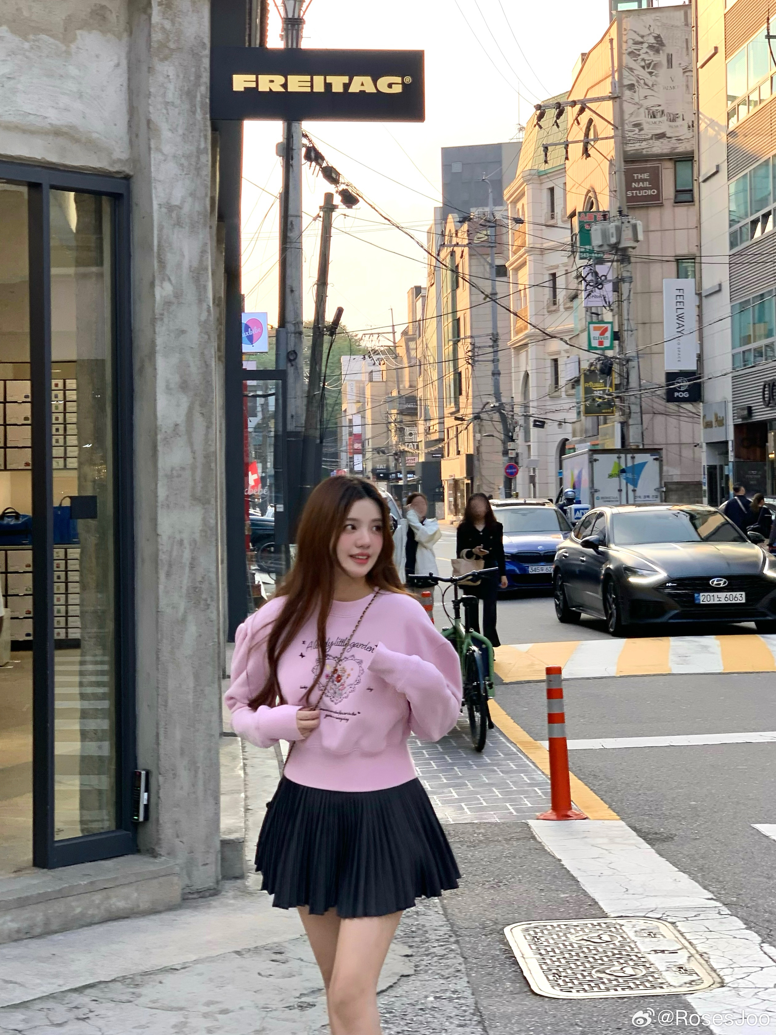 “ 首尔 walk🌺 ” 花园刺绣 Black&Pink 🤍不一样的氛围 