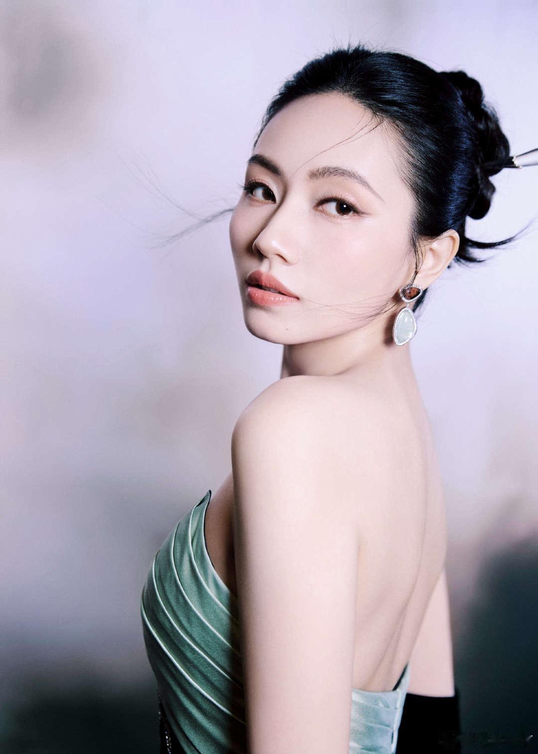 刘惜君颜人中合唱太戳心刘惜君再唱追梦人刘惜君再唱追梦人搭档颜人中，合唱太戳心，温