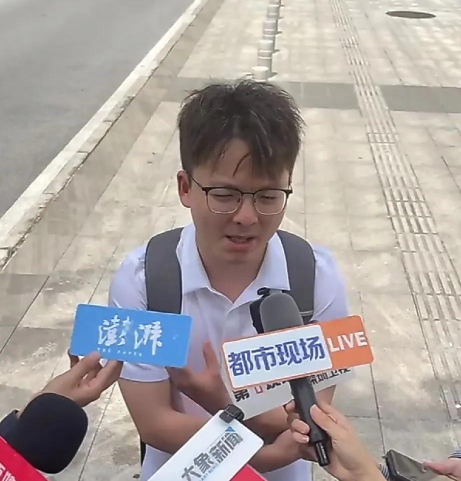 不是吧
这哥们居然还在打官司
地铁被诬陷偷拍的男子还在打官司维权
现在是二审了