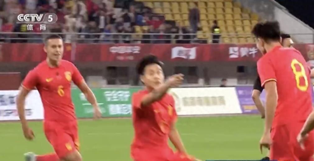 U19国青队在熊猫杯第二场比赛中，与澳大利亚国青队1-1战平，这场激战不仅让球迷