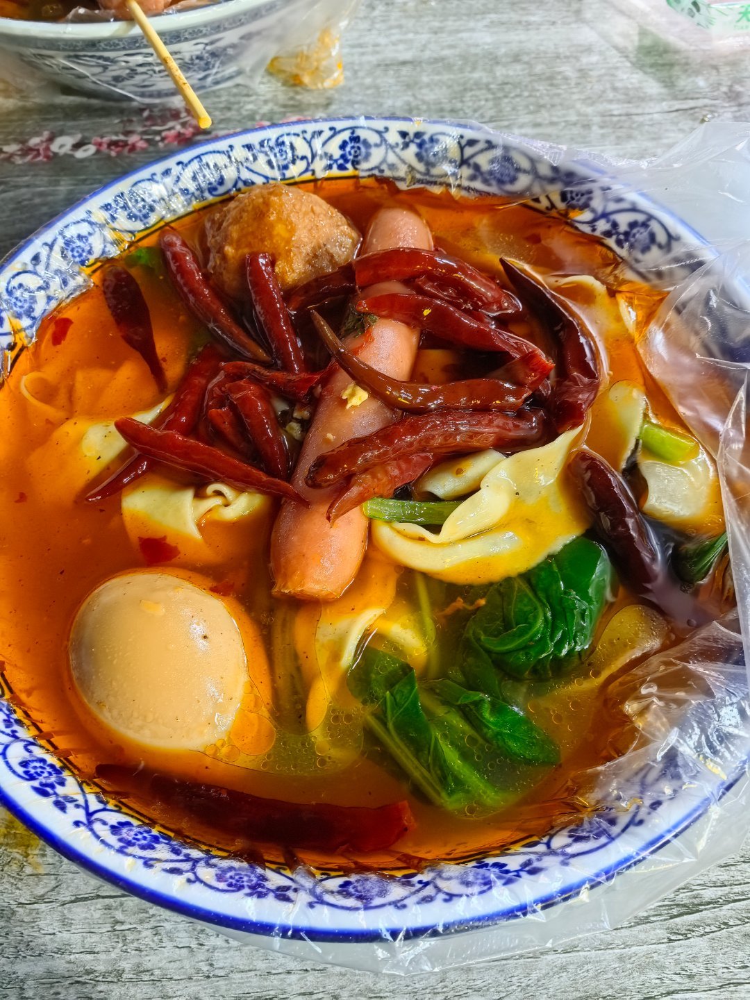 河北正宗安徽板面，必须是碗里套塑料袋的。[doge] ​​​